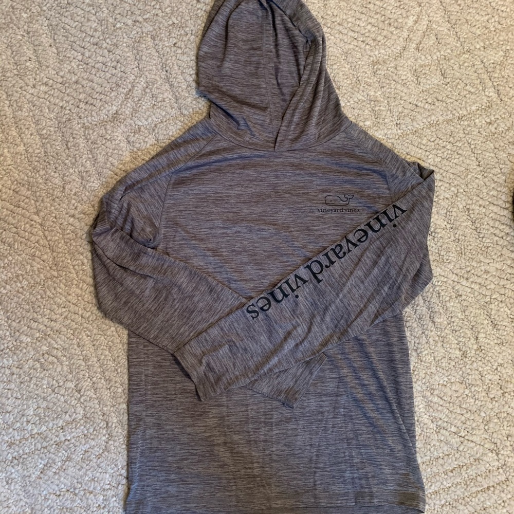 Vineyard Vines performance long sleeve hoodie